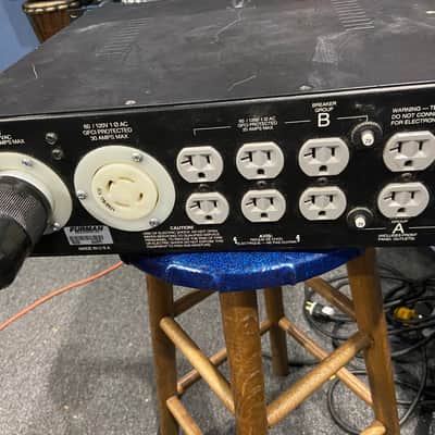 Furman balanced power isolation transformer IT-1230 2000 Black image 5