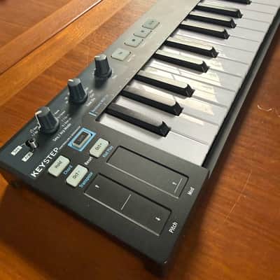 Arturia KeyStep 32-Key MIDI Controller- Black w/power supply! image 3