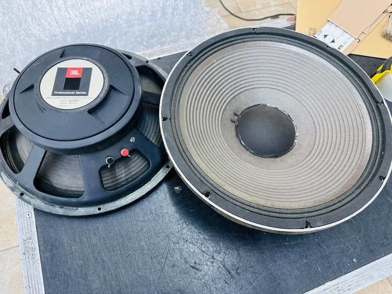 Pair of JBL 15" Professional Series 2225H Speakers Woofers - Working 8 ohms TWO image 1