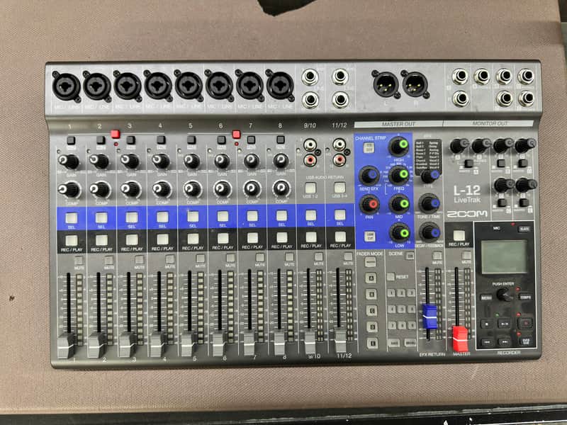 Zoom LiveTrak L-12 Digital Mixer/Recorder image 1