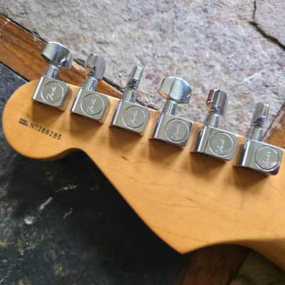 Fender Roadhouse American strat SSS w/ohsc 1997 - shoreline gold image 6