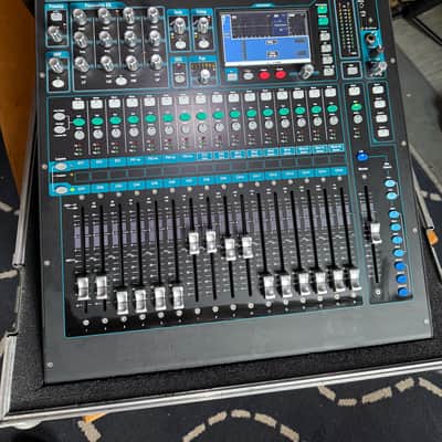 Allen & Heath QU-16C Chrome Edition 16-Channel Digital Mixer /w Dockhouse Case image 5