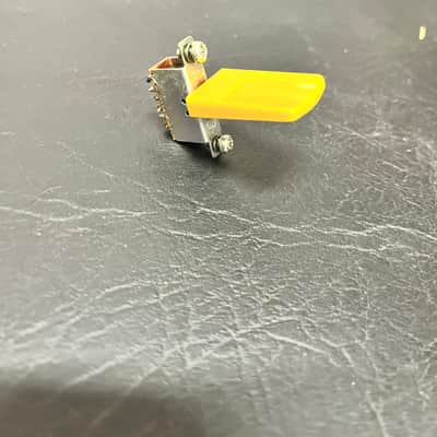 Roland SH 1000 Front Toggle Switch Yellow Paddle 1970s 1980s