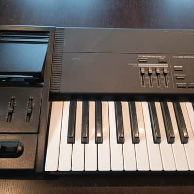 Roland XP-80 76-Key 64-Voice Music Workstation Keyboard 1999 - 2004 - Black image 4