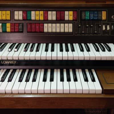 Lowrey Holiday Organ With Magic Genie image 3