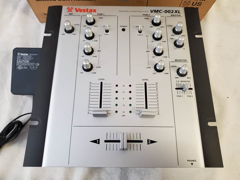 Vestax VMC-002 XL 2 Channel Professional DJ Mixer - Excellent