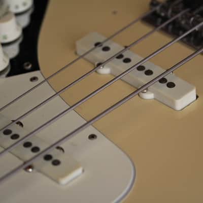1983 Fender Jazz-Bass  - Ivory NOHSC. image 9