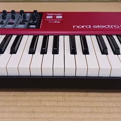 Nord Electro 5D SW61 Semi-Weighted 61-Key Digital Piano USED image 7