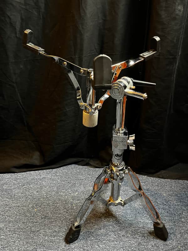 DW 9000 Series Snare Stand image 1