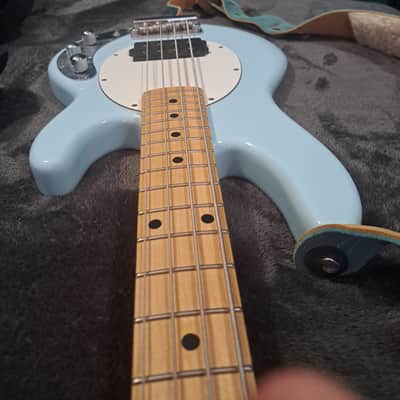 sterling stingray short scale image 4