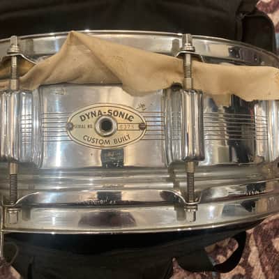 Rogers "7-Line" Dyna-Sonic 5x14" Brass Snare Drum with "Beavertail" Lugs 1963 - 1967 - Chrome image 3