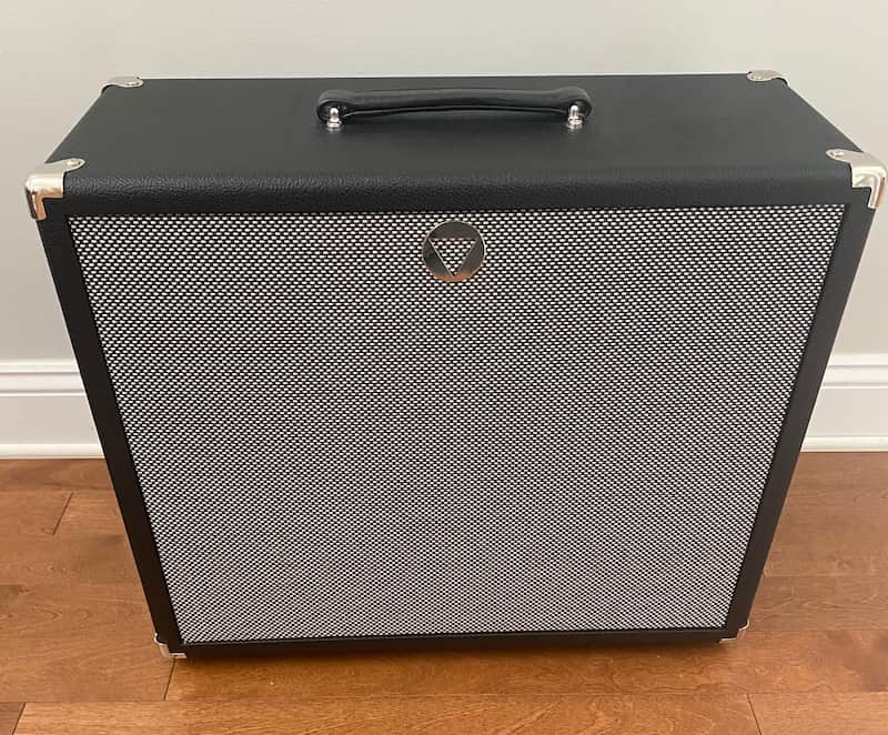 VBoutique 1X12 Cabinet image 1