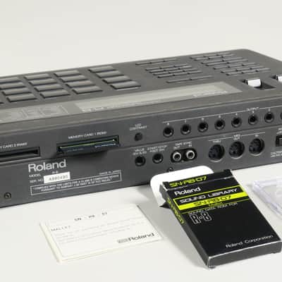 Roland R-8 Human Rhythm Composer + power adaptor + manual + 3 ROM cards (Dry, Mallet, Sound Effects) image 3