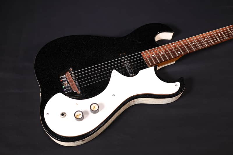 MINT Vintage Silvertone Guitar with Amp in case Combo USED 010 image 1