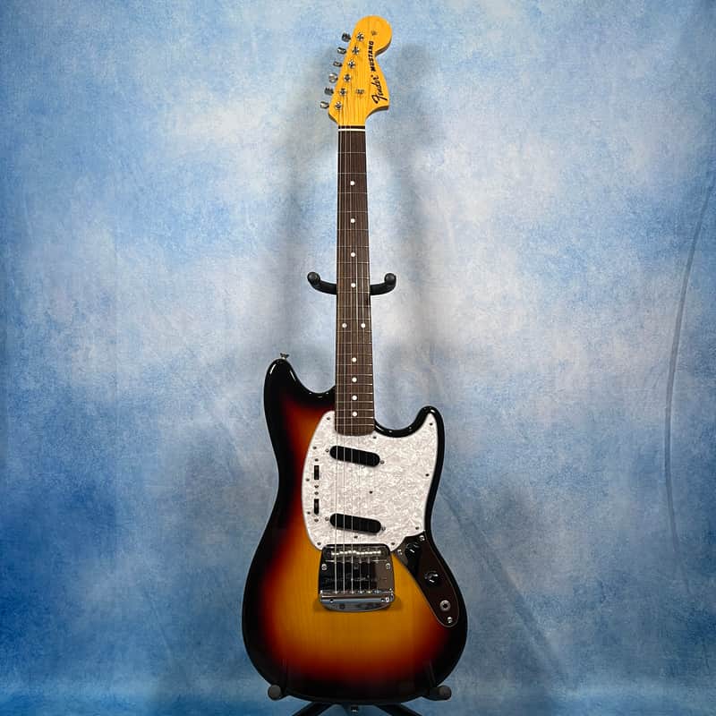 2016 Fender MG-69 Mustang 3 Tone Sunburst Made in Japan, MIJ