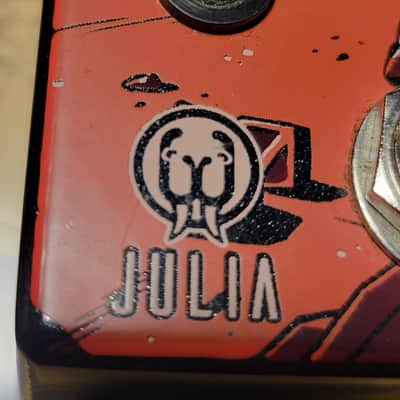 Walrus Audio Julia Chorus / Vibrato V2 Limited Edition - Luna Series 2021 - Black / Red image 5