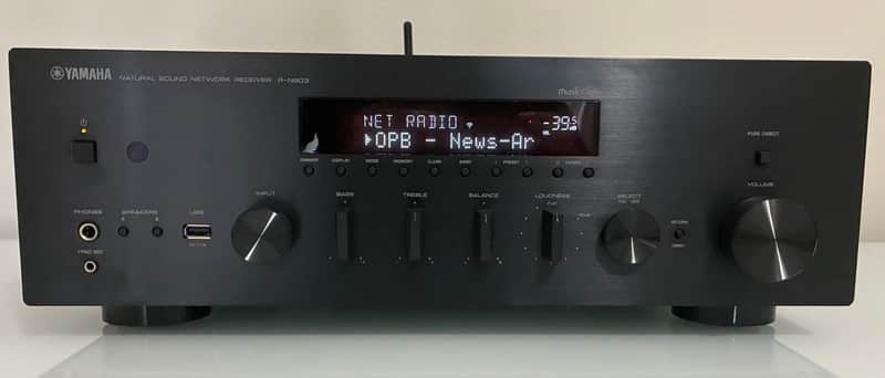 Yamaha R-N803 stereo receiver in excellent condition