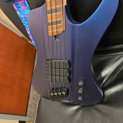 Dingwall D-Roc Standard - Blue to Purple Colorshift with Neck Illusion Black Vinyl Blocks image 5