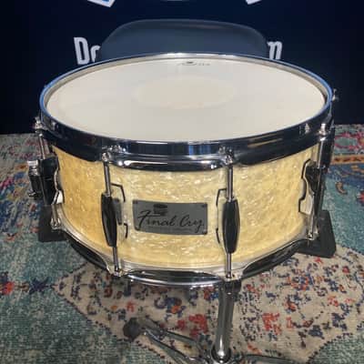 Final Cry - 6x14" 10-Lug Wood Snare Drum - White Marine Pearl image 3