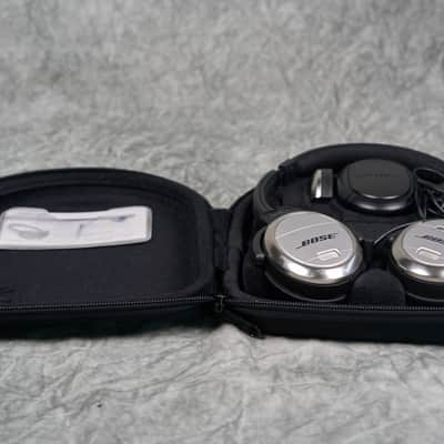 Bose QuietComfort 3 Acoustic Noise Cancelling Headphones, Black image 2