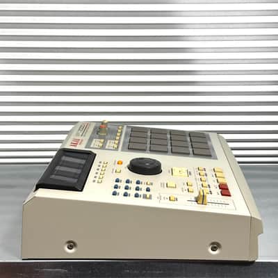 Akai MPC2000XL MIDI Production Center image 5