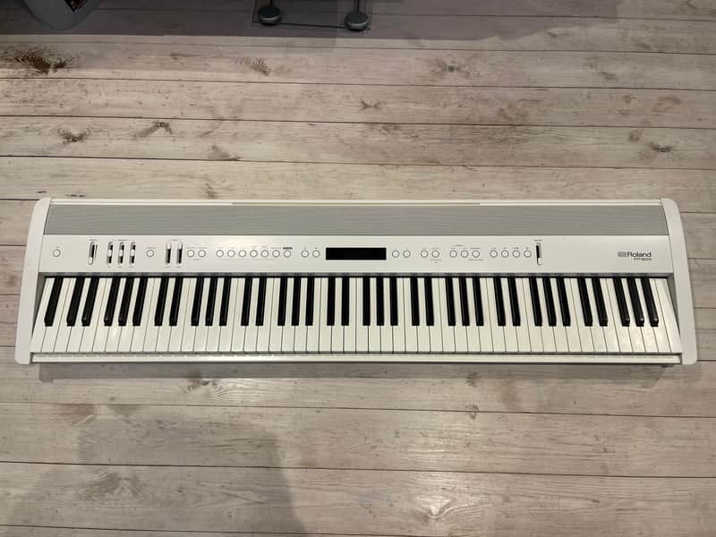 Roland FP-60X Piano White, with case and X stand image 1