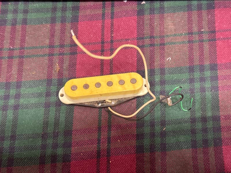 Unknown Manufacturer Strat Pickup - Yellowed White image 1