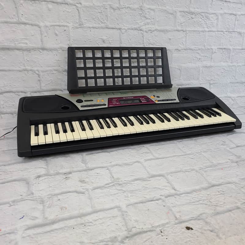 Yamaha PSR-172 61-Key Digital Keyboard image 1