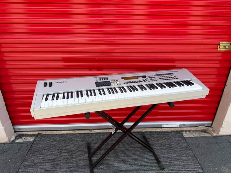 Yamaha MO8 88-Key Workstation Synthesizer Keyboard w/ Power Supply - Tested image 1