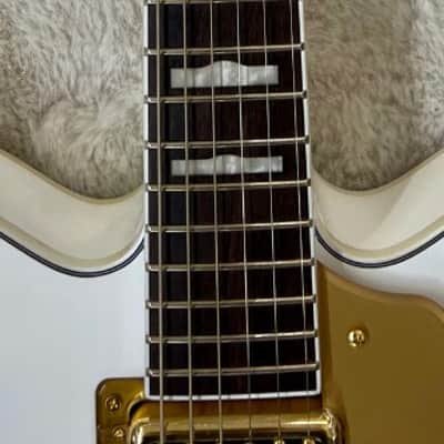 Mint Gretsch G5422TG Electromatic Classic with Bigsby, Gold Hardware, Snowcrest White image 7