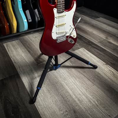 Squier Affinity Stratocaster SSS - Candy Apple Red image 3