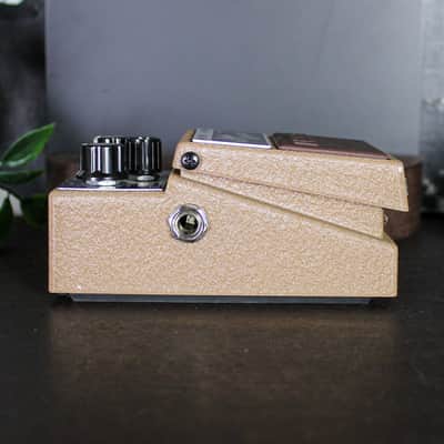 Preowned Boss Legend Series FRV-1 '63 Fender Reverb Pedal w/ Box & Manual image 2