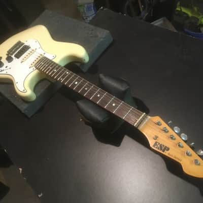 ESP pre lawsuit ⚖️ 400 series Strat 1980  - Olympic White image 1