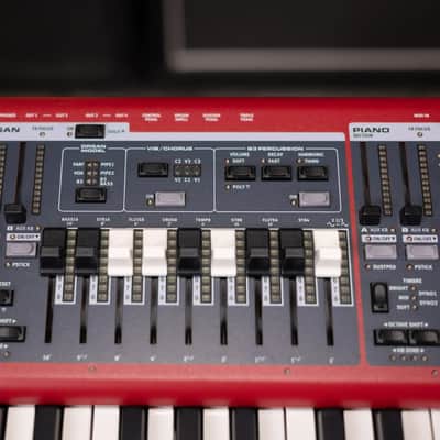 Nord Stage 4 73 Keyboard - Display image 4