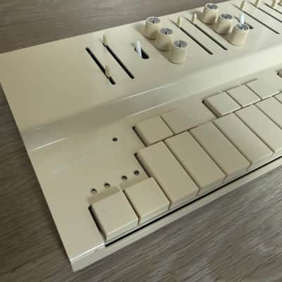 Vongon Replay 28-Key Digital Synthesizer 2024 - Present - Beige image 10