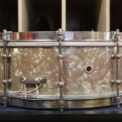 1930s Ludwig and Ludwig 5x14 Professional Model Snare Drum in Lavender Pearl image 2