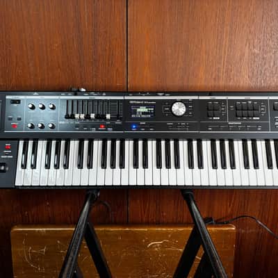 Roland V-Combo VR-09-B 61-key Stage Performance Keyboard w/ box