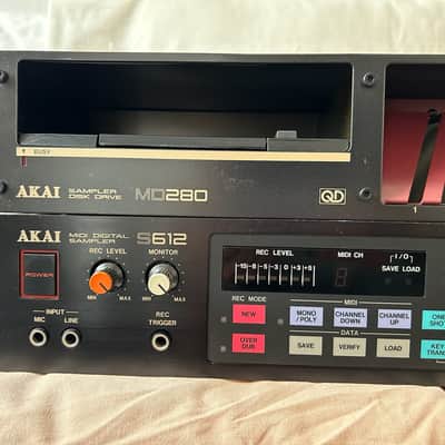 Akai S-612 sampler + MD 280 disk drive image 3