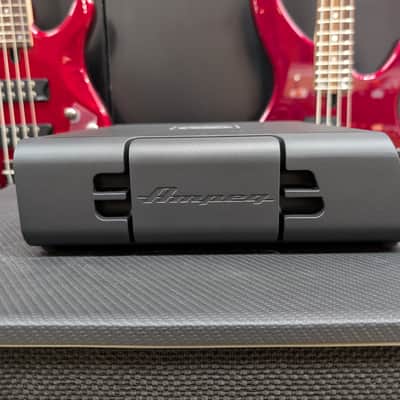 Ampeg Venture V7 700-Watt Bass Amp Head - Black image 5