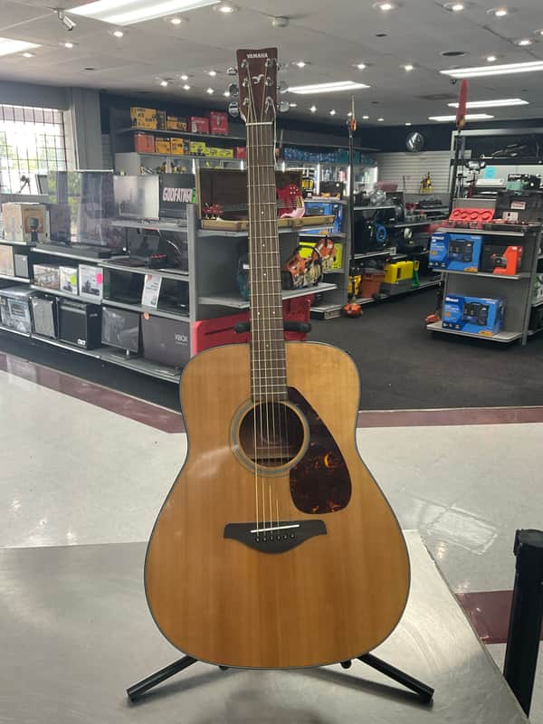 Yamaha FG700S Acoustic Folk Guitar | Reverb