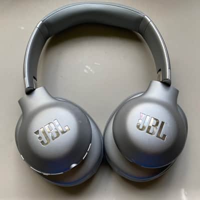 JBL Everest 710 Bluetooth headphones image 2