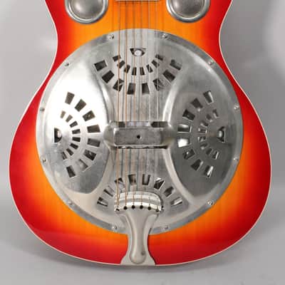 Regal RD-40V Studio Series Round Neck Resonator Cherry Sunburst image 2