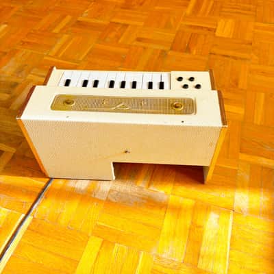 Super Rare Giaccaglia Micro “Fisetta” Chord/Reed Organ (Italy, 1950s) – vintage electric mini organ and harmonium! image 9