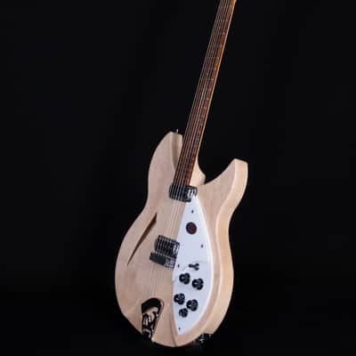 Rickenbacker 330 Thinline Semi-Acoustic, MapleGlo image 6