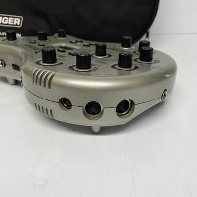 Behringer Bass V-Amp Multi-Effect and Amp Modeler 2000s - Silver image 5