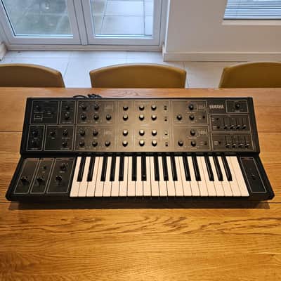 Yamaha CS-15 Duophonic Synthesizer 1978 - 1982 - Black