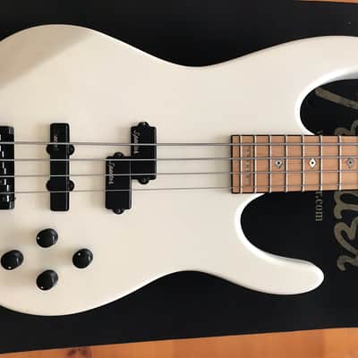 Kramer Forum IV Bass 1989 White image 2