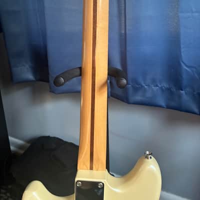 Fender American Special Mustang 2017 - Sweetwater Exclusive Olympic White Pearl image 5