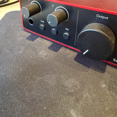 Focusrite Scarlett Solo 4th Gen USB Audio Interface 2023 - Present - Red image 2