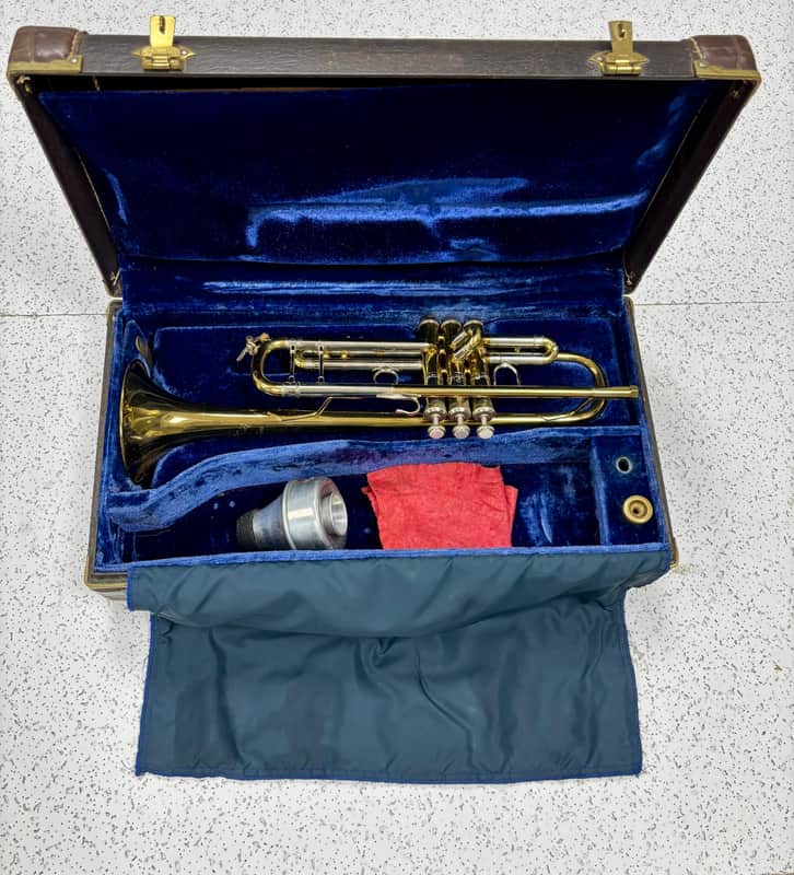 Vintage 1970’s Bach Stradivarius Model 37 Professional Bb Trumpet Clear Lacquer image 1